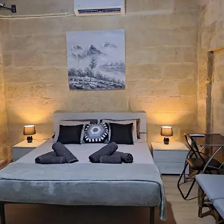 Lovely 1 Bedroom In The Heart Of *