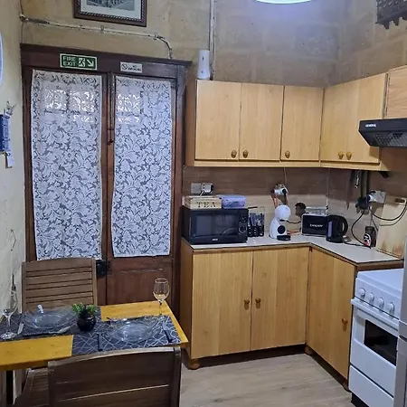 Lovely 1 Bedroom In The Heart Of *